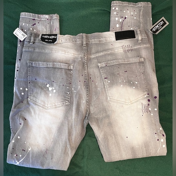 Distressed Jeans - Picture 2 of 5